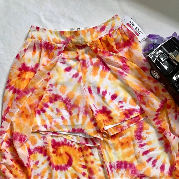 The Edit by 17 New Walk Through Shorts Various - Picture 4 of 13